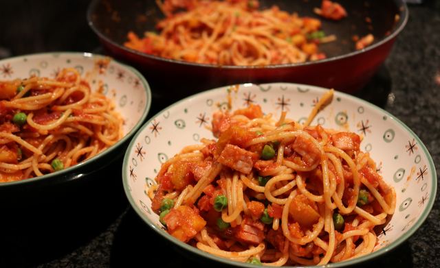 Pea, pumpkin & bacon spaghetti